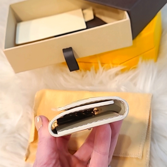 Louis Vuitton Key Holder - Picture 5 of 11